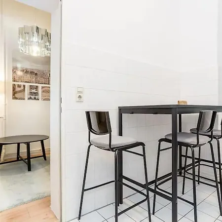 Newly Furnished Apartment For Up To 6 People Берлин Экстерьер фото