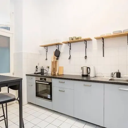 Newly Furnished Apartment For Up To 6 People Берлин Экстерьер фото