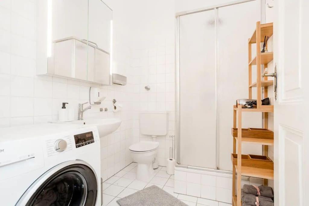 Newly Furnished For Up To 6 People * Berlin
