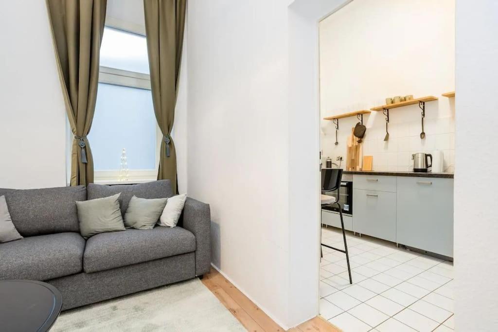 Apartment Newly Furnished For Up To 6 People