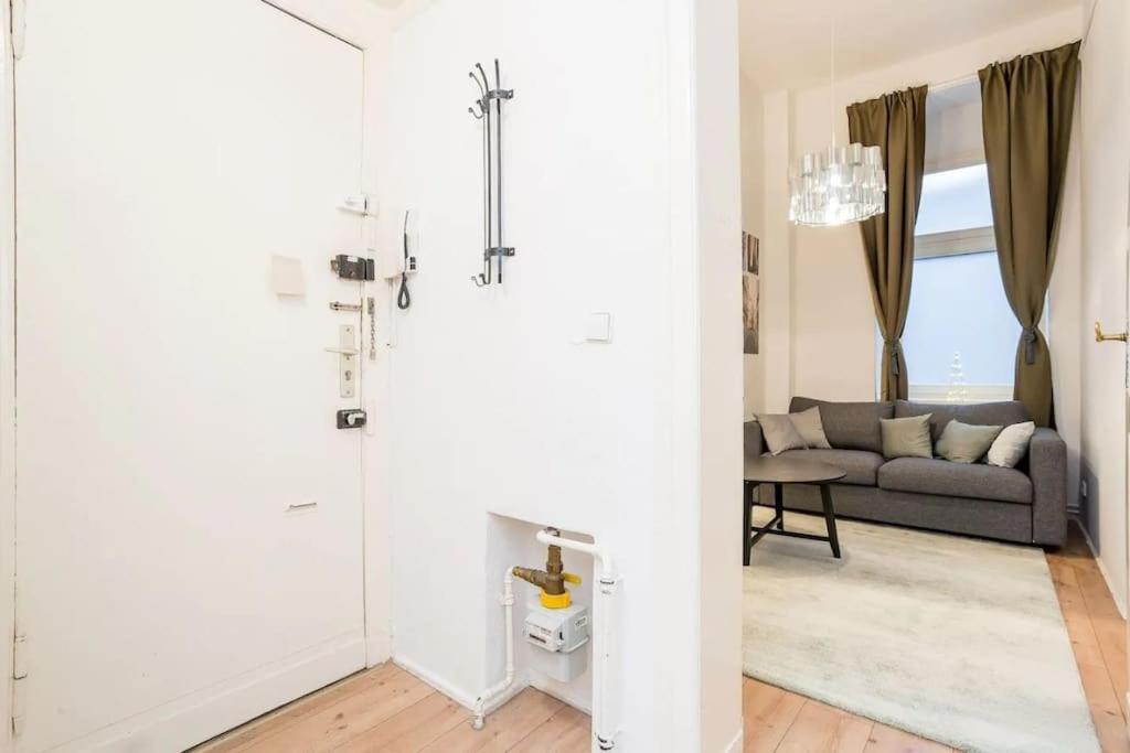Newly Furnished For Up To 6 People Apartament Berlin